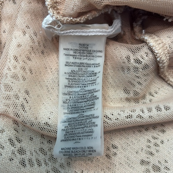 BCBG Max Azria Annica Crochet Lace Peplum Cream & Tan Cross Neck Top. XS - Picture 8 of 12